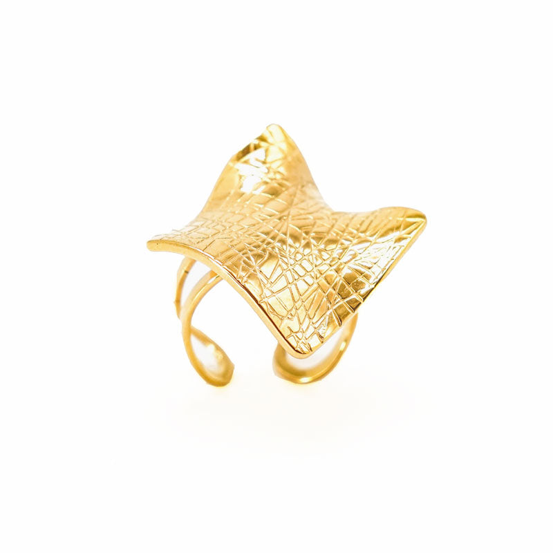 Leaf Pattern Gold Ring