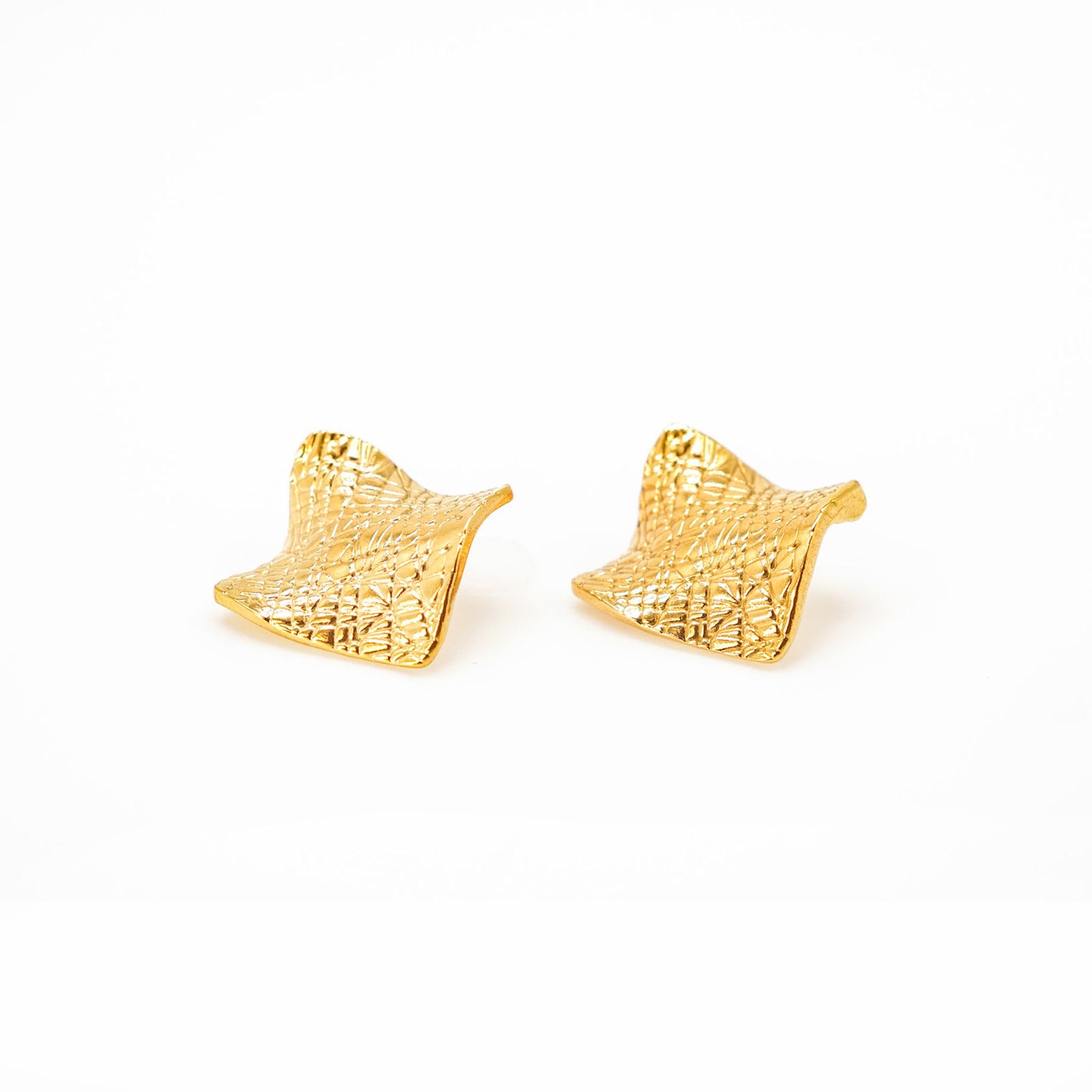 Leaf Pattern Gold Earrings