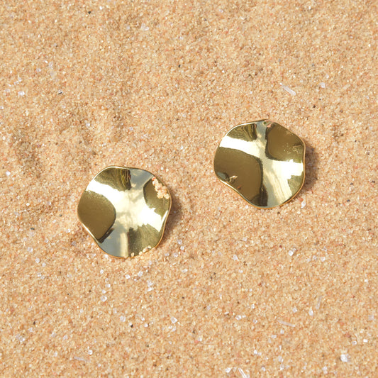 Creased Round Stud Gold Earrings