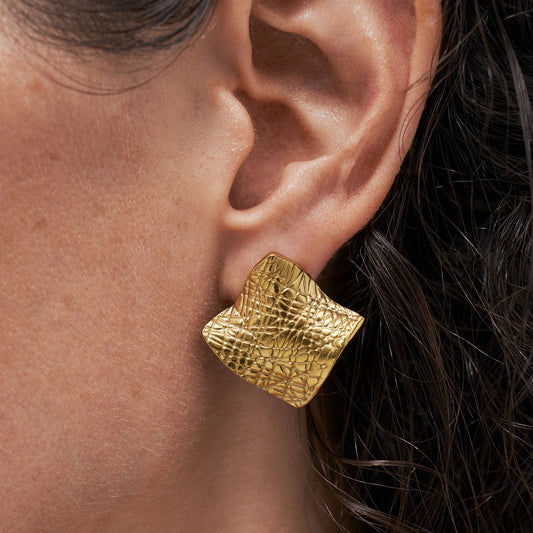 Leaf Pattern Gold Earrings